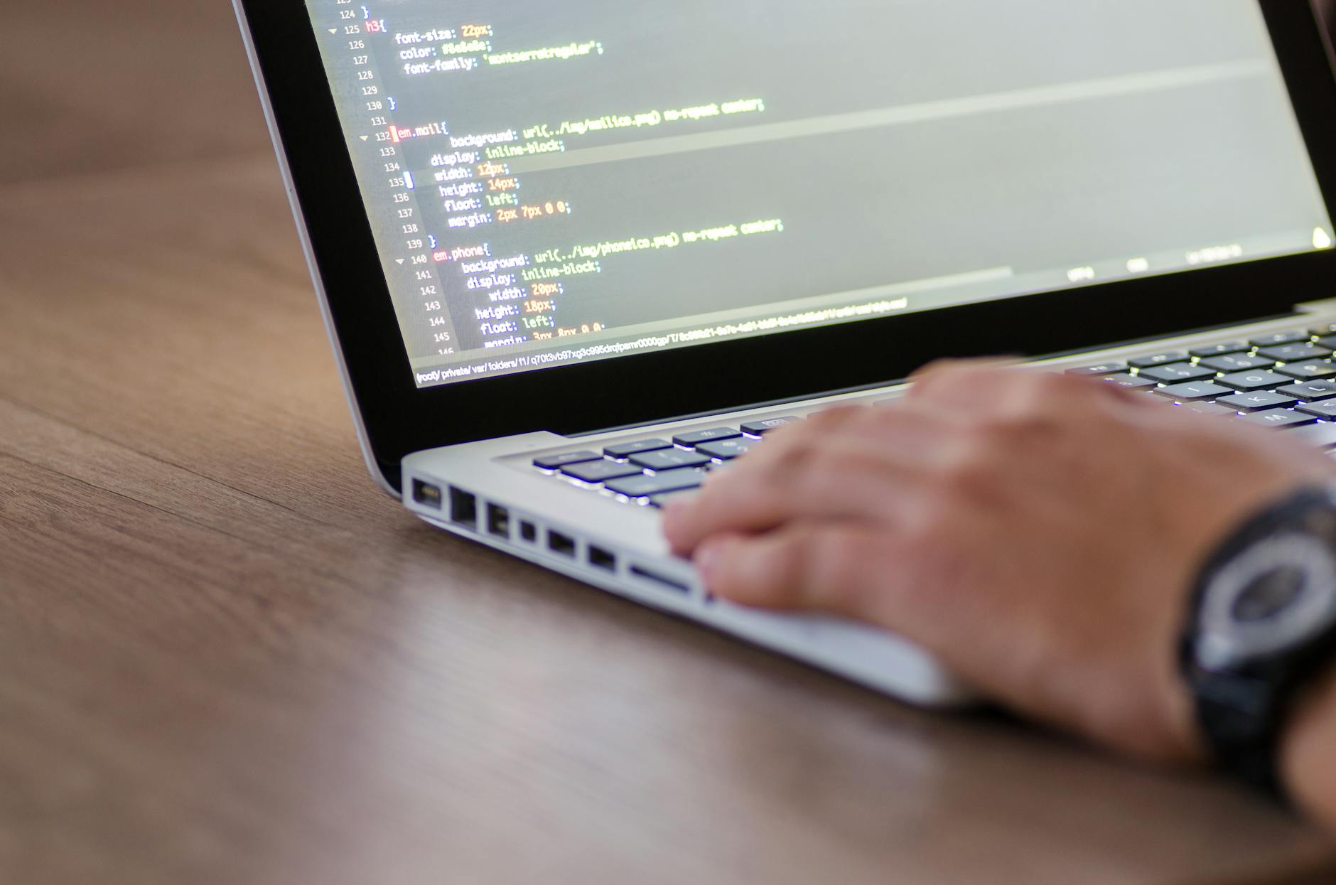 Rating Claude Sonnet 4.6 for Non-Developer Coding Tasks