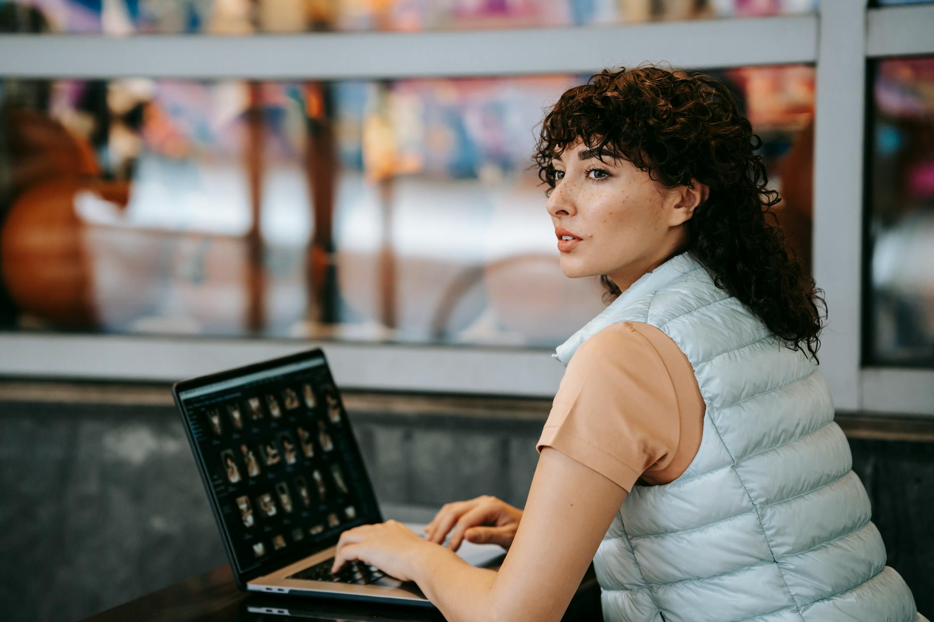 Side-by-Side Claude vs ChatGPT for Common Business Writing Tasks