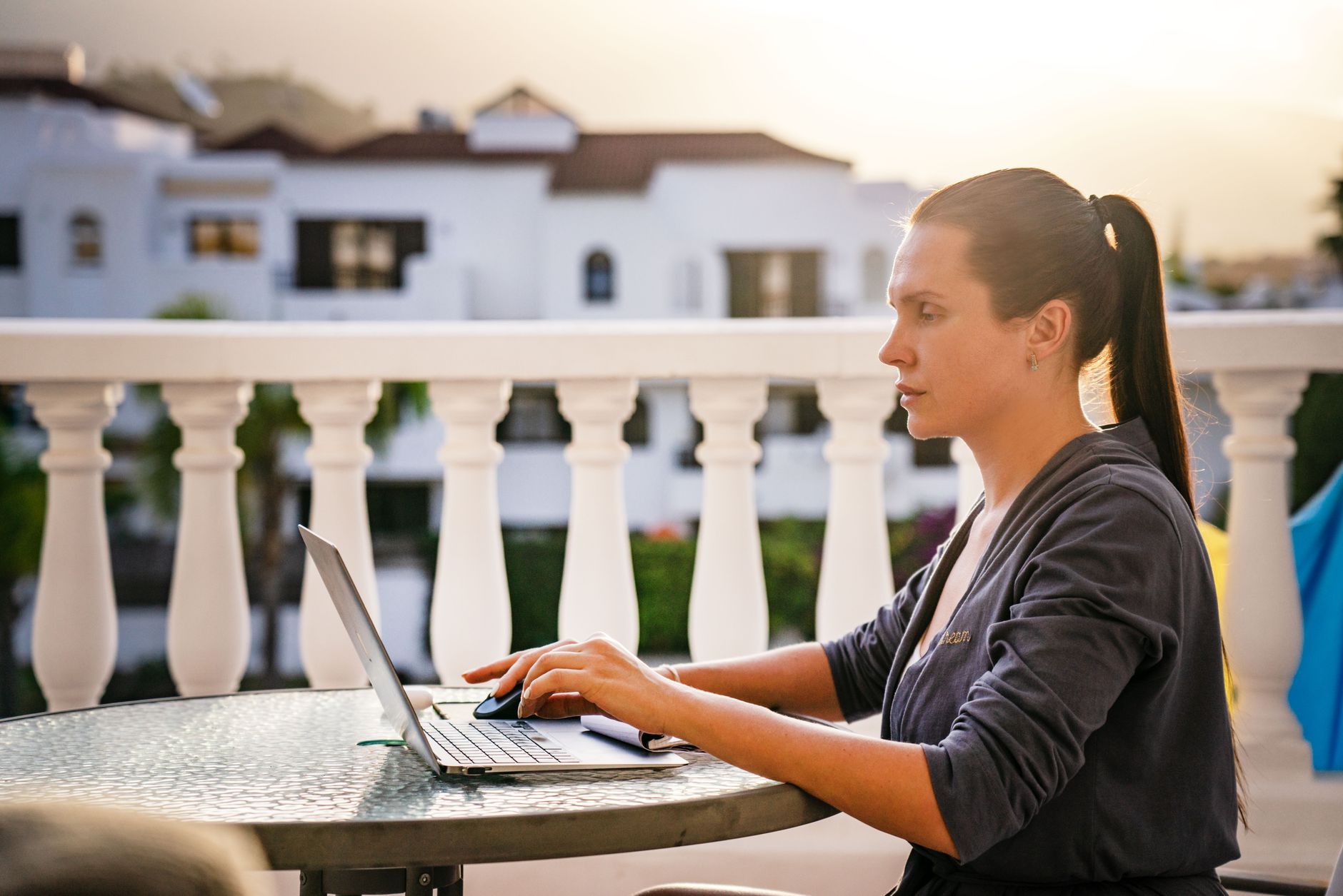 My Real-World Experience Getting Freelance Clients as a Solo Real Estate Consultant in Madeira