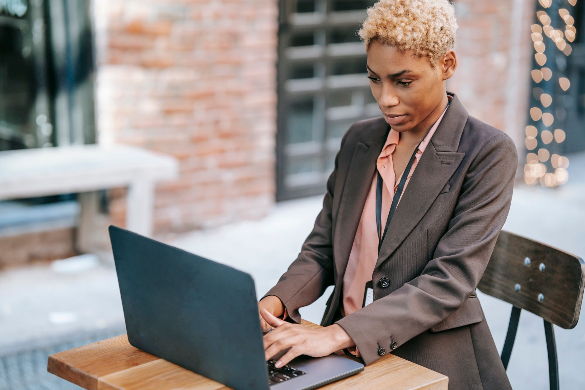 7 Best ChatGPT Freelance Jobs Worth Pursuing in 2026