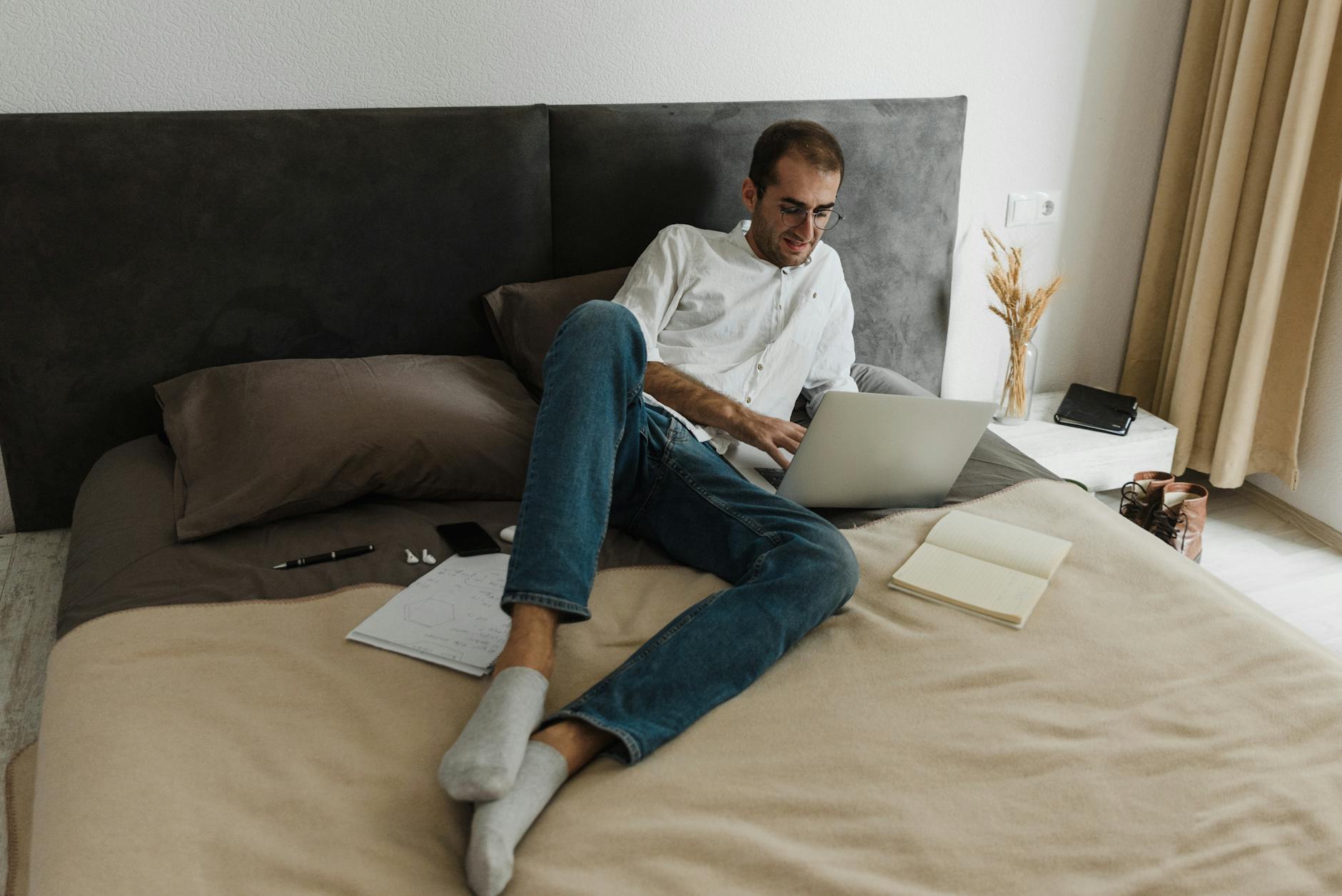 7 Proven Ways to Use AI for Freelance Writing