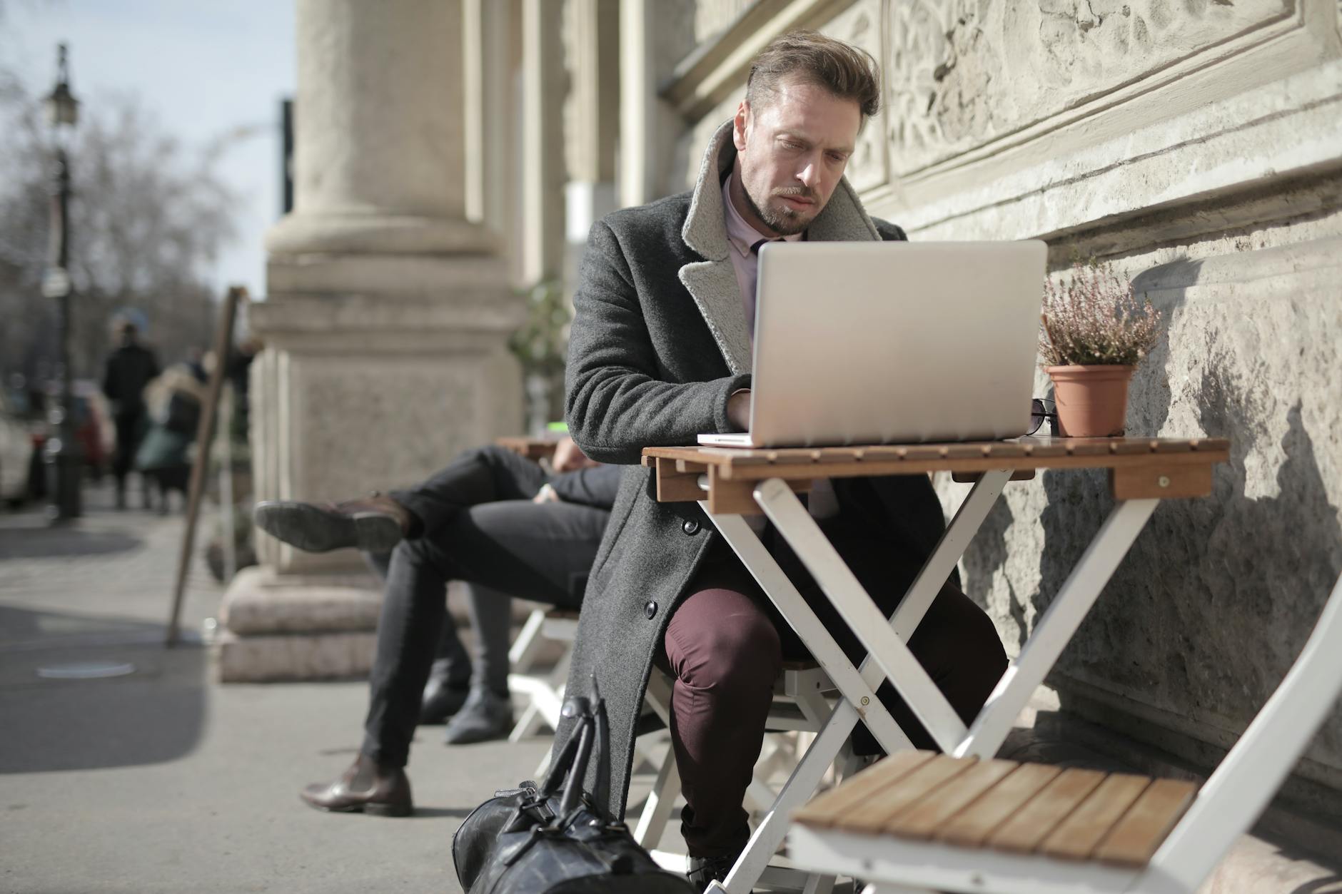 How to Use Claude for Your Solopreneur Content
