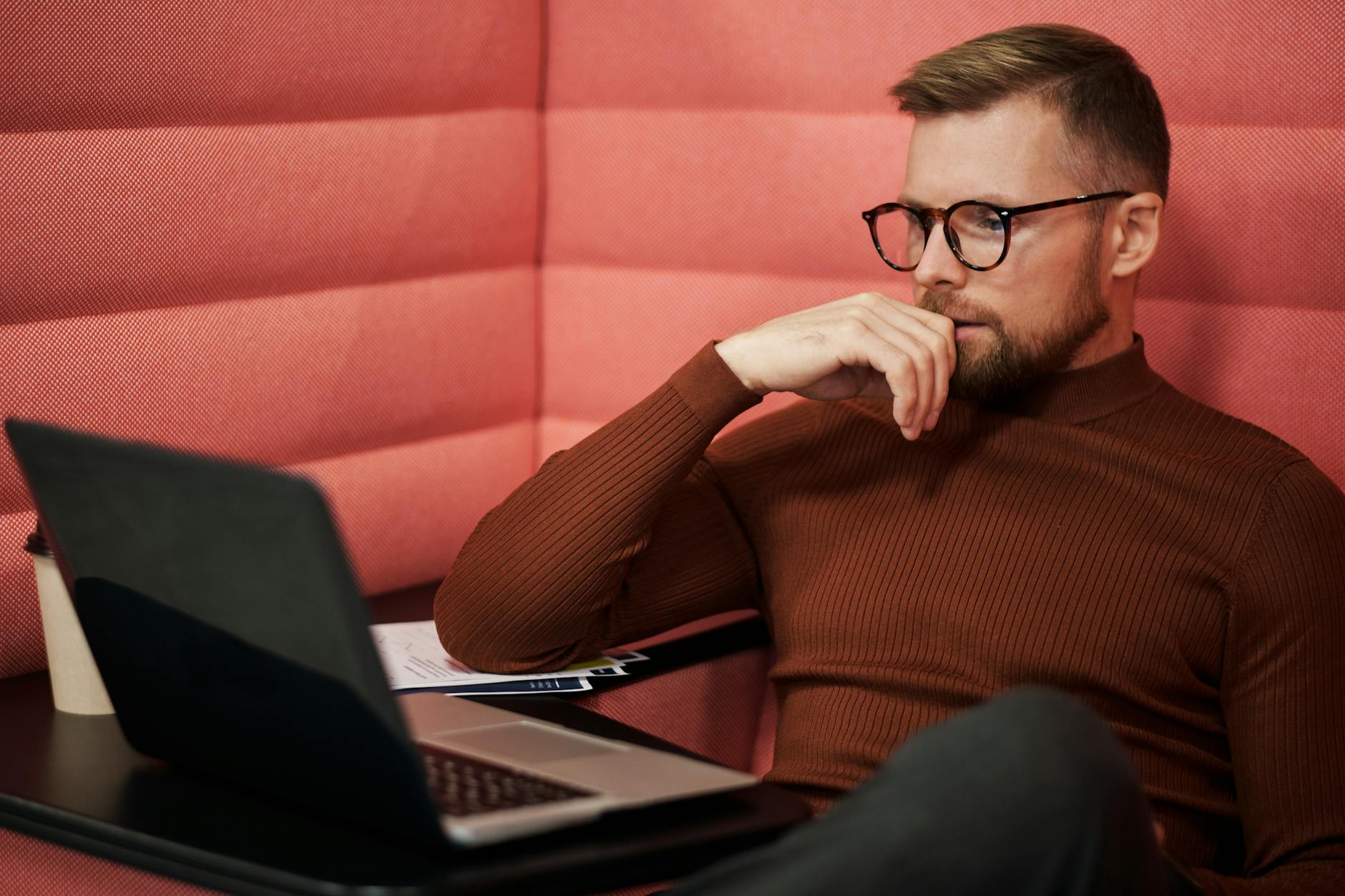 Why I Ditched ChatGPT for Claude's Long-Form Writing